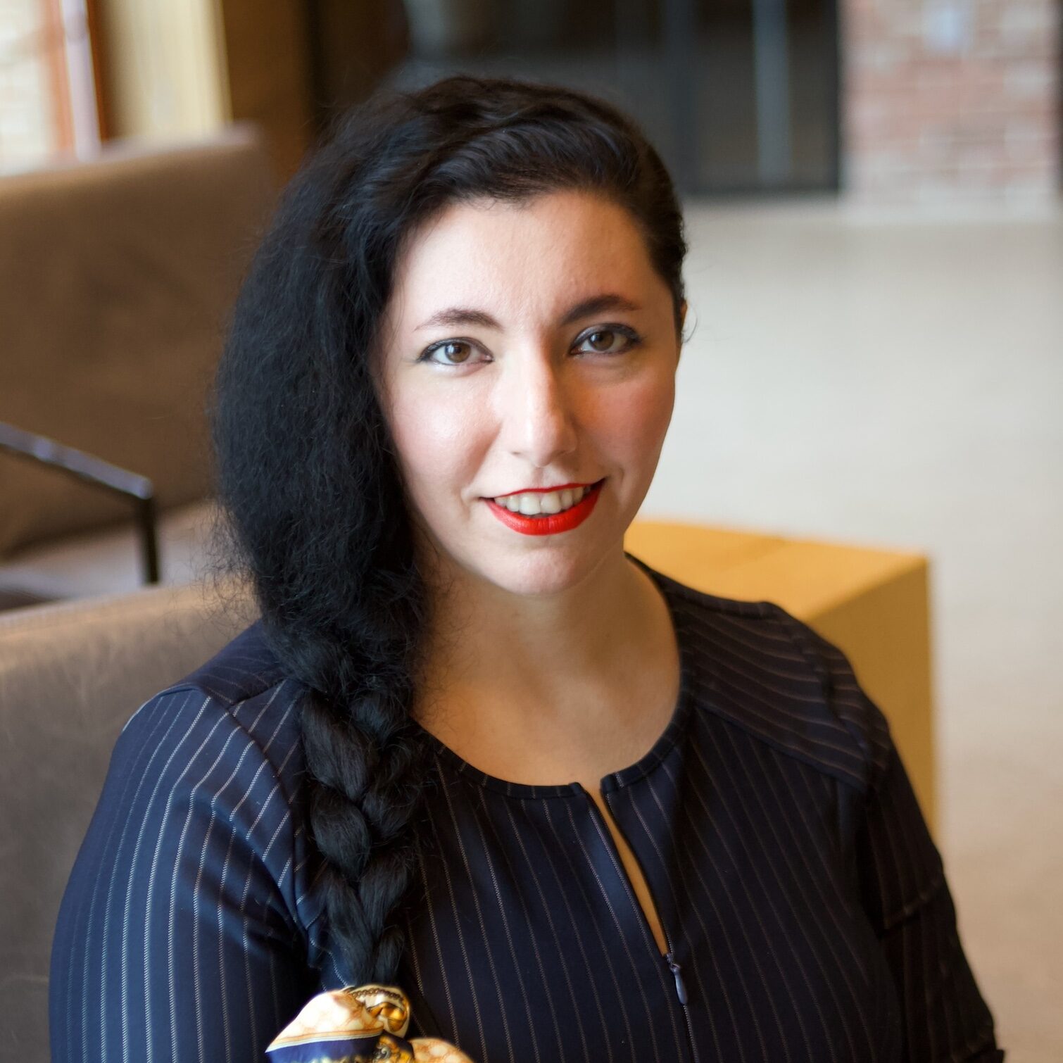 IMG_4468 EveKohestani-CorporatePortrait Square